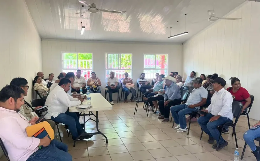 IEEPO y padres de familia de Matías Romero alcanzan acuerdos