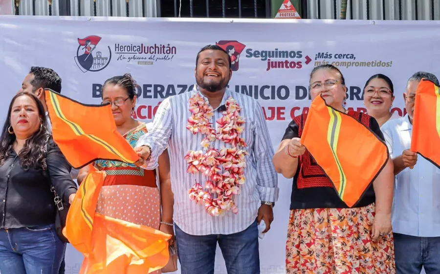 Otra calle de Juchitán comienza a recibir atención para solucionar el problema de drenaje que afecta a las familias