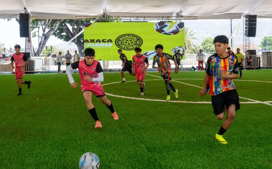 Oaxaca de Juárez vive la pasión del fútbol con el arranque de la Liga Mundial Vecinal 2026