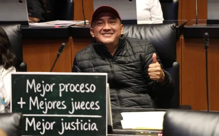 Nino Morales vota reformas por democracia y soberanía nacional