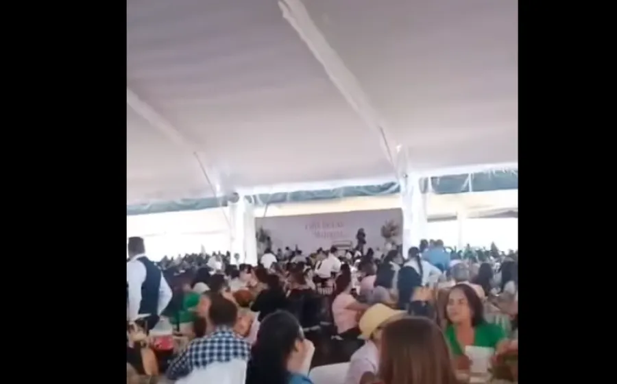 Un simplisimo desayuno para festejar a las madres de familia del STPEIDCEO
