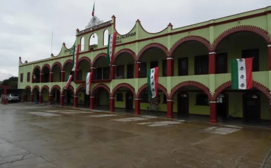 Vinculan a proceso a ex presidenta municipal de San Felipe Tejalápam por probable violencia política cometida en agravio de ex Síndico Municipal