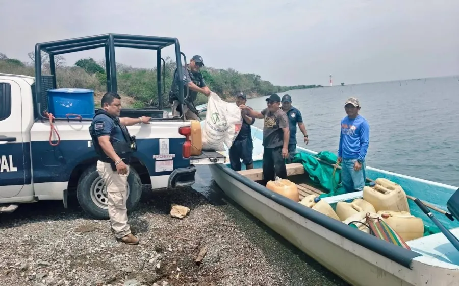 Responde gobierno de Juchitán al llamado de Santa María del Mar ante afectaciones por Mar de Fondo