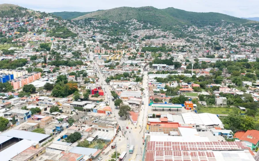 Avanza la transformación urbana en San Martín Mexicapam con rehabilitación de Avenida Monte Albán