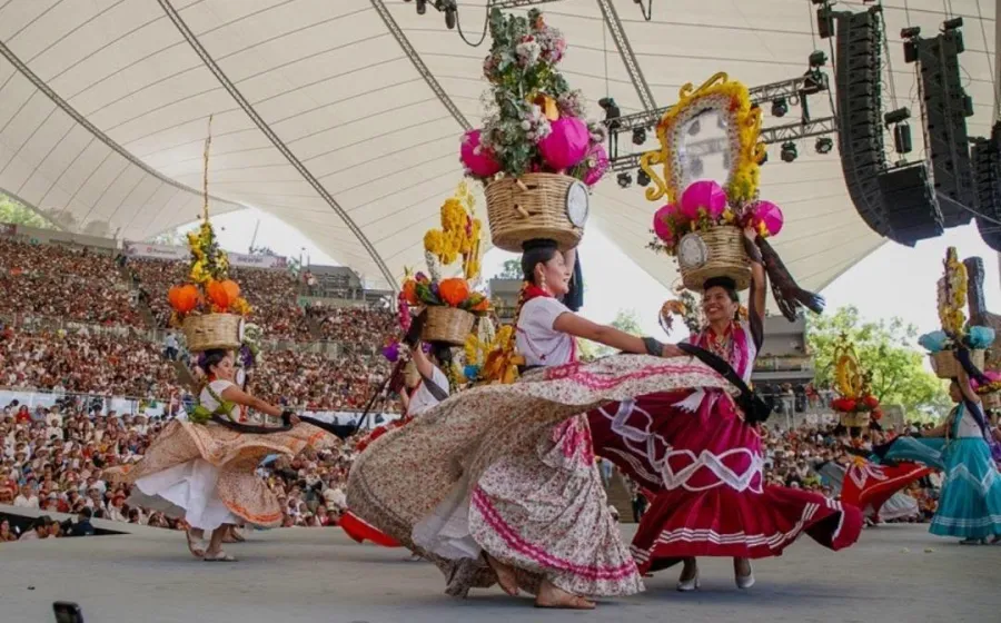 DE PARADOJAS Y UTOPÍAS / Turismo: Un espejismo / RAÚL NATHÁN PÉREZ
