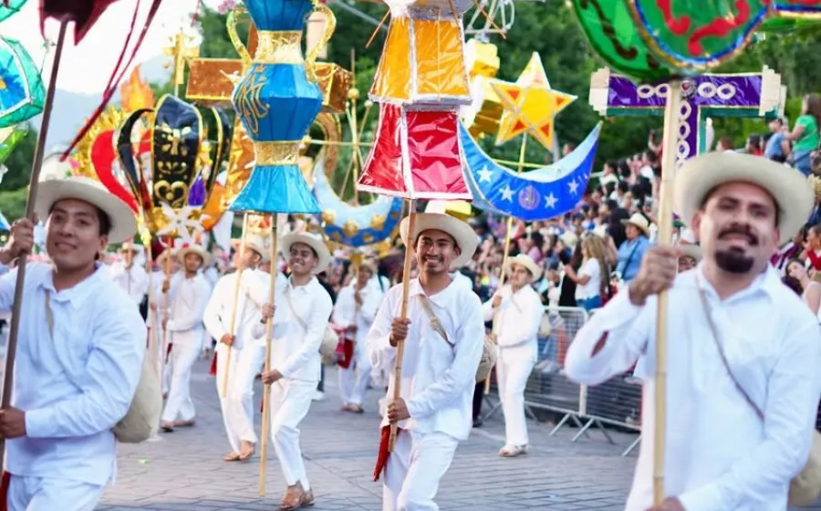 Algarabía, música, danza y tradición inundan las calles del Centro Histórico durante la primera Calenda de las Culturas