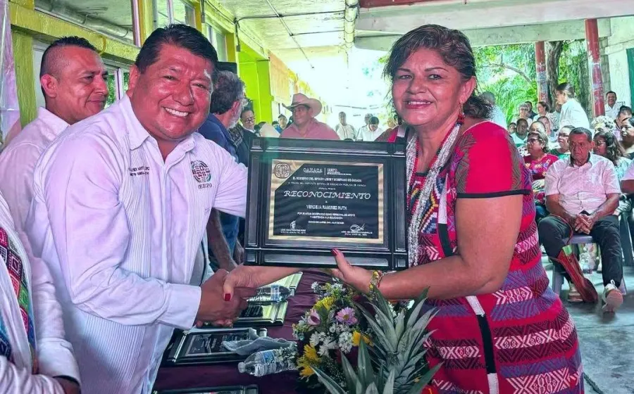 Reconoce Ieepo al Personal de Apoyo y Asistencia a la Educación #PAAE, en Tuxtepec Oaxaca