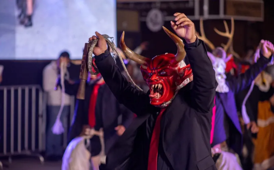 Miles de personas viven la Calenda de las Culturas y llenan de tradición las calles de Oaxaca de Juárez