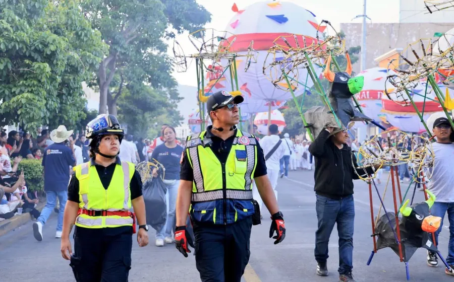 Cabildo reconoce labor del personal de Oaxaca de Juárez durante la Guelaguetza
