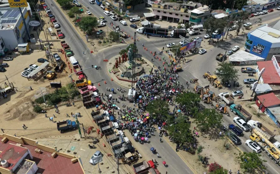Aplaude Nino Morales banderazo de inicio de obra del Paso a Desnivel en Monumento a Juárez