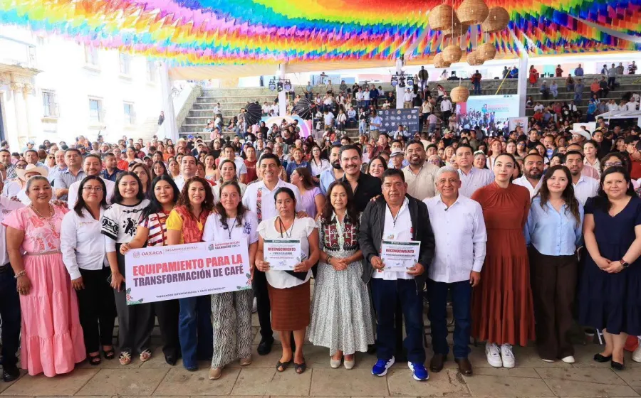 Ray Chagoya reconoce la labor de productores durante la Convención del Café Oaxaqueño 2026