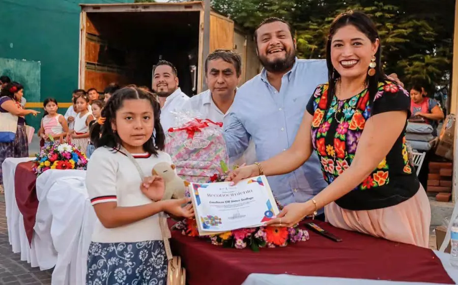 Clausuran en Juchitán cursos de verano impartidos por el DIF municipal