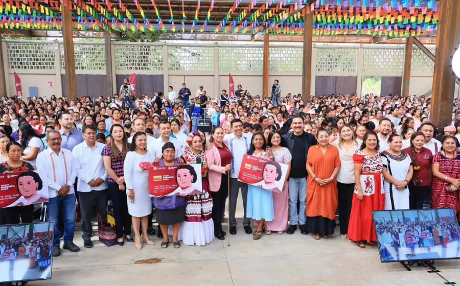 Con microcréditos, fortalecen a mujeres emprendedoras de Oaxaca de Juárez