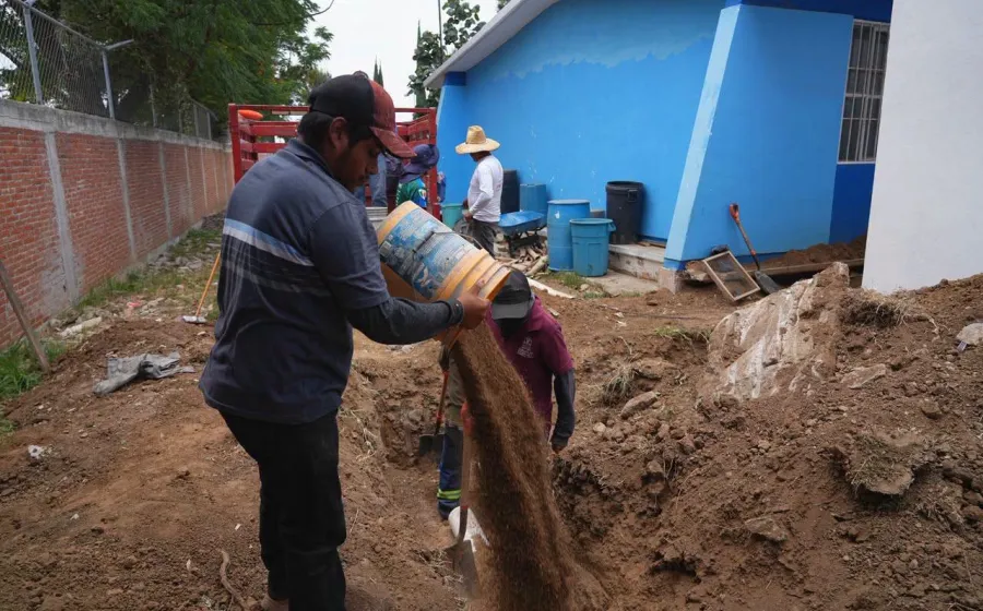 Rehabilitan infraestructura sanitaria en primaria de Xoxocotlán