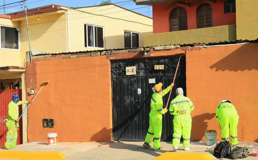 Tequio Vecinal mejora espacios públicos en la colonia Del Maestro