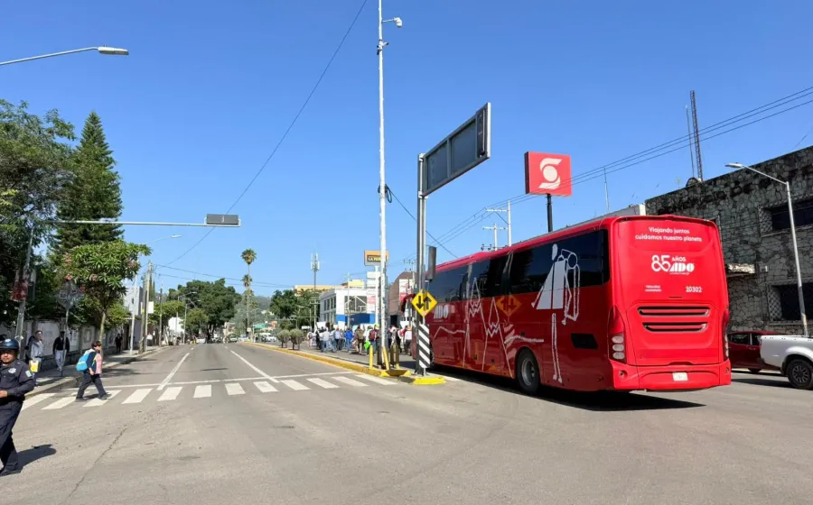 SEGO ofrece diálogo a habitantes de Santiago Choápam; concluye bloqueo en el crucero del estadio de béisbol