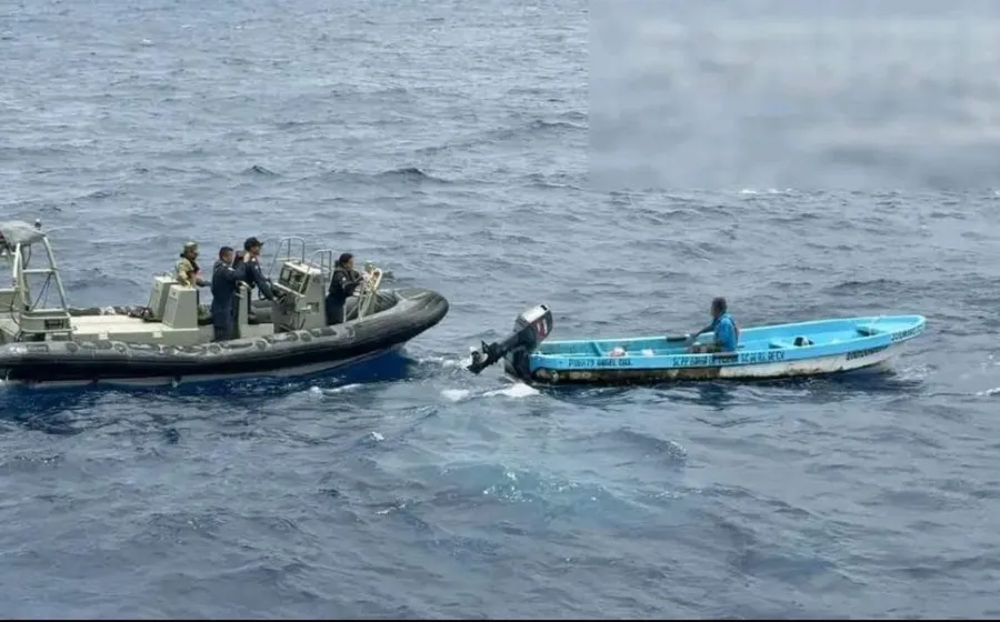 Marina rescata a pescador que se encontraba a la deriva al sur de Huatulco