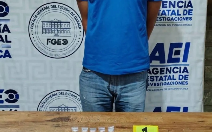 FGEO detiene en flagrancia a hombre con posesión de droga en el Valle de Etla