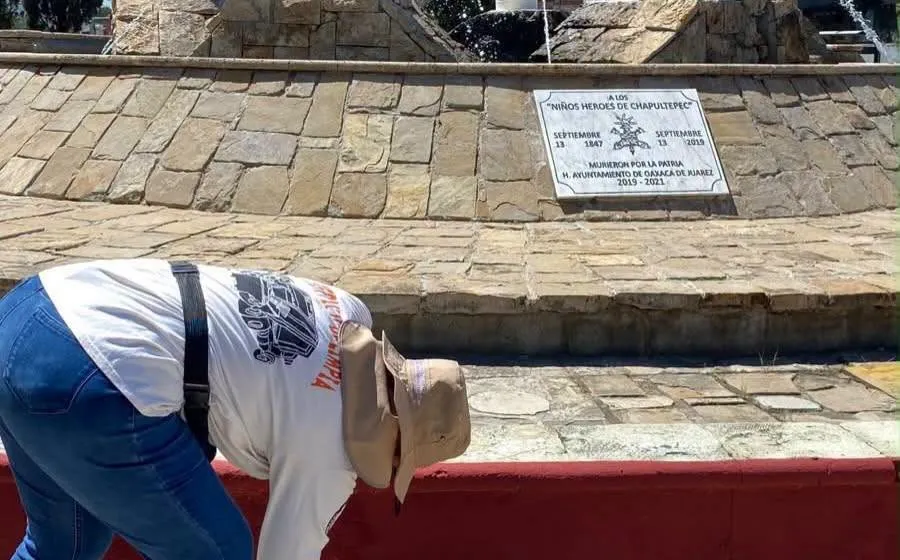 Realizan trabajos de limpieza y mantenimiento en el Monumento a los Niños Héroes