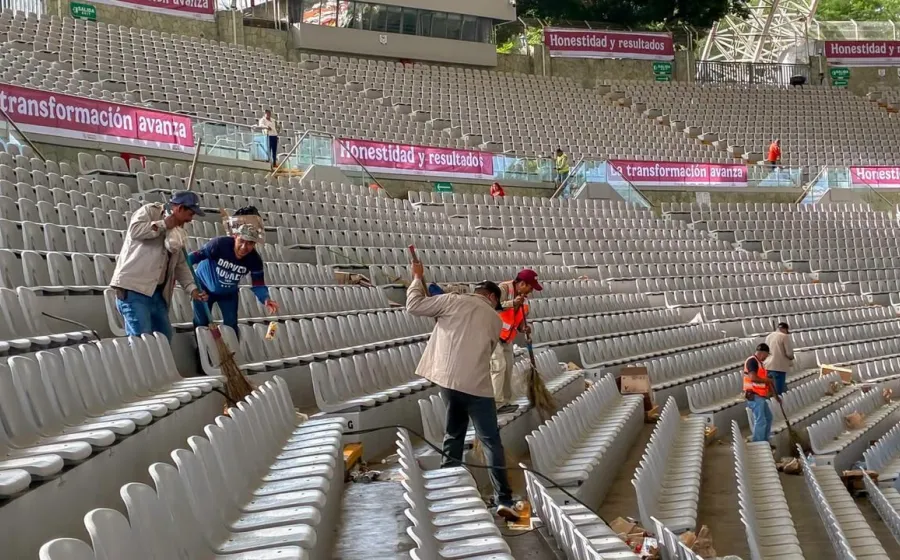 Gobierno de Oaxaca de Juárez realiza labores de limpieza en el Auditorio Guelaguetza