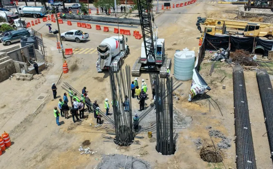 Paso a Desnivel Monumento a Juárez avanza en cimentación y mantiene semáforo verde