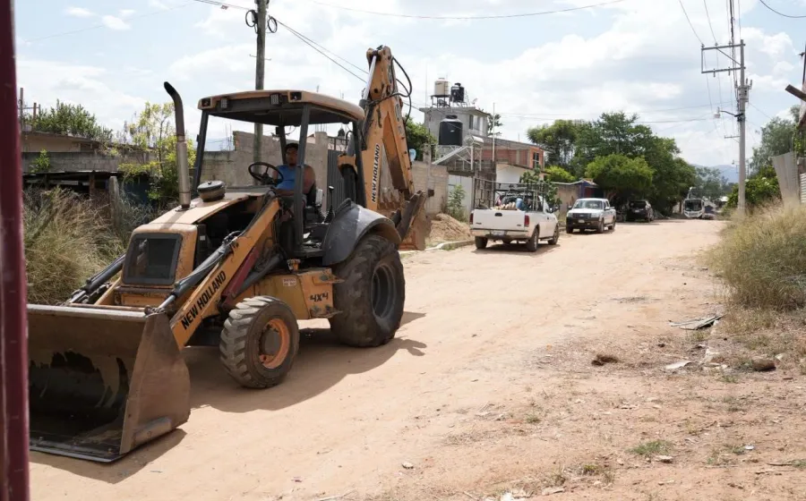 Inicia gobierno municipal dos nuevas pavimentaciones en Xoxocotlán