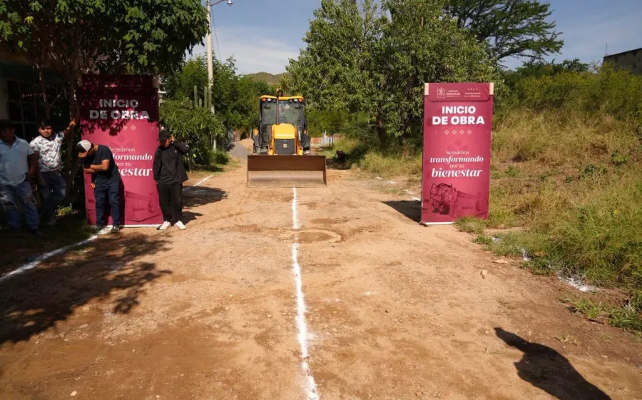 Inicia Nancy Benítez tres nuevas obras de pavimentación en Xoxocotlán
