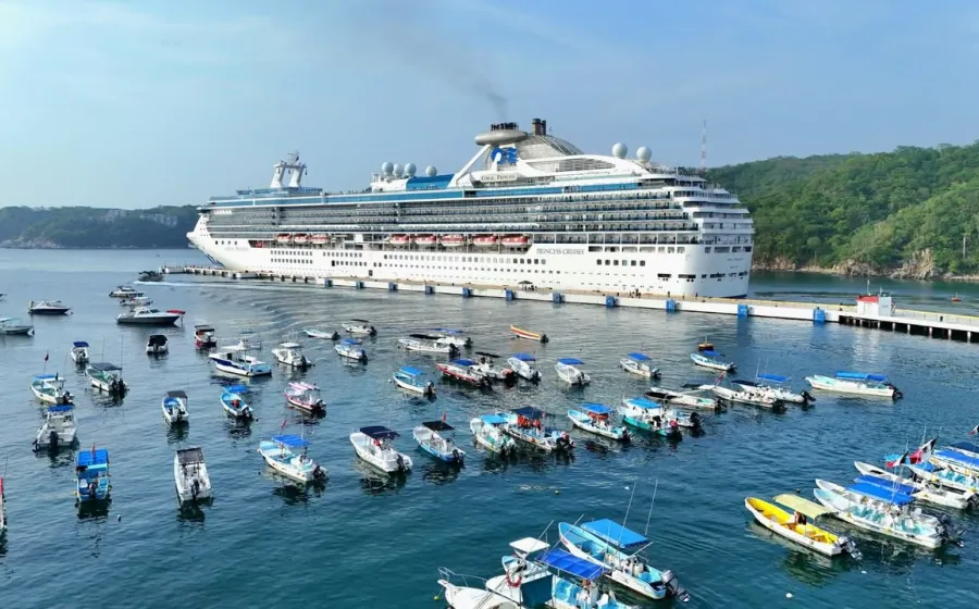 Arriba a Huatulco primer crucero de la temporada 2026-2027
