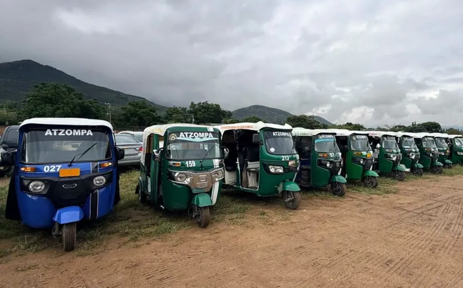 Aseguran 16 mototaxis irregulares tras operativo en Oaxaca