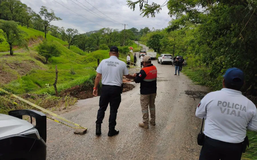 Atiende Gobierno Estatal derrumbes y afectaciones por lluvias en regiones