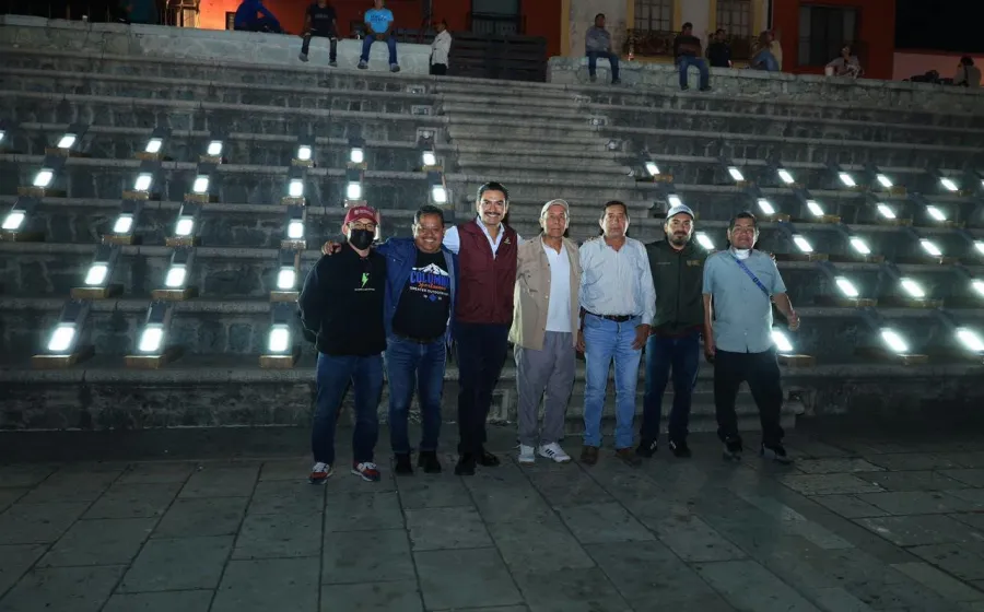 Ray Chagoya ilumina Oaxaca de Juárez con 2 mil luminarias para tener calles más seguras