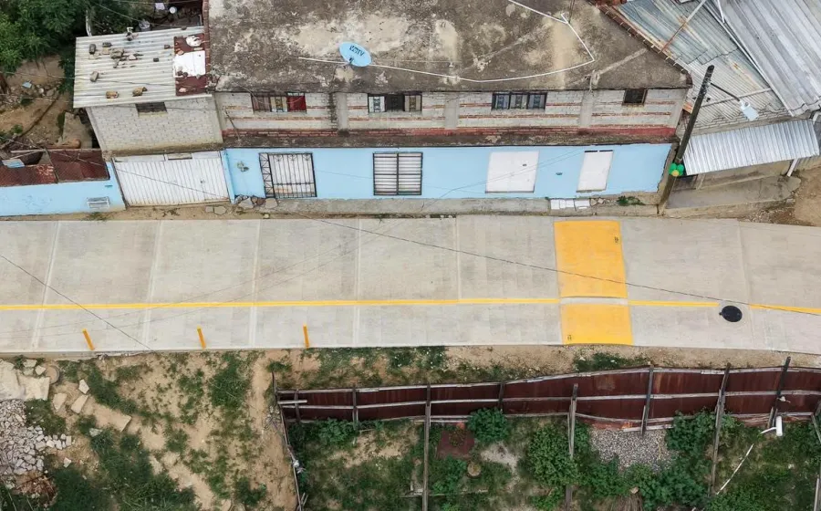 En Donají, Ray Chagoya inaugura calle rehabilitada con el programa Banco de Materiales