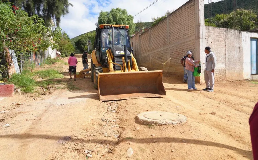 Entrega Xoxocotlán rehabilitación de la avenida Quinta Las Águilas