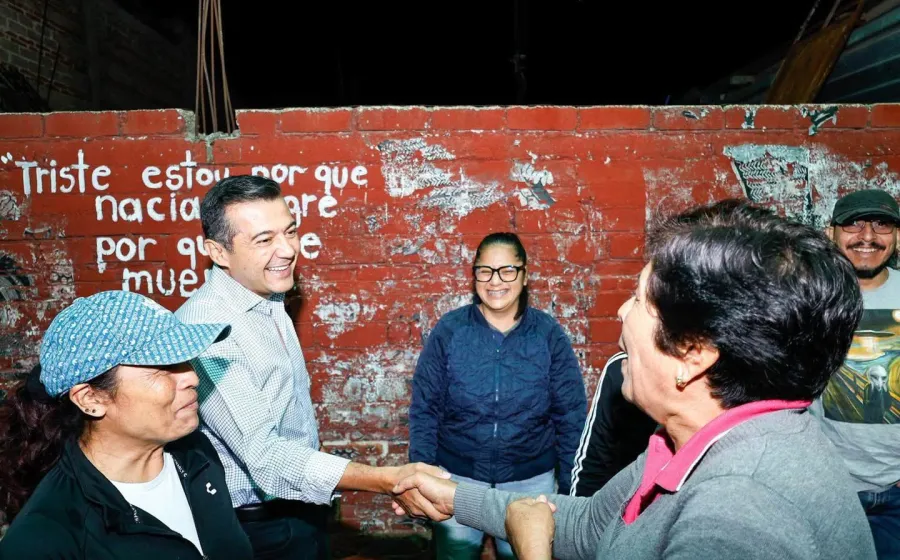 Continúa Luis Alfonso Silva Romo recorridos y reuniones casa por casa en Oaxaca de Juárez tras el cierre del registro de morena