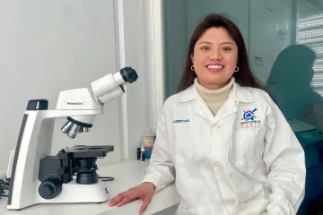 Mis investigaciones son para curar personas: Esmeralda, egresada de la UABJO 