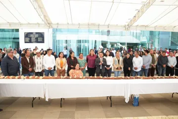 Comparte Congreso de Oaxaca tradicional rosca de Reyes