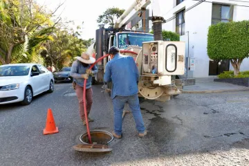 Atiende Soapa derrame de aguas residuales en colonia Reforma