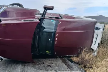 Provoca viento intenso volcadura en el tramo carretero La Venta - La Ventosa