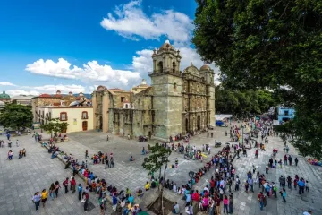 Reciben destinos turísticos de Oaxaca a más de 70 mil turistas en primer puente del año: Sectur