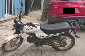 Policía Municipal asegura motocicleta con reporte de robo activo