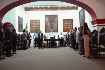 Autoriza Cabildo de Oaxaca de Juárez licencia de agentes municipales de Santa Rosa y 5 Señores