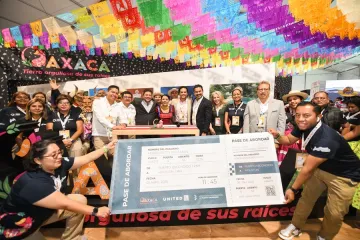 Anuncia Gobierno de Oaxaca la ruta Dallas – Puerto Escondido en el Tianguis Turístico 2025