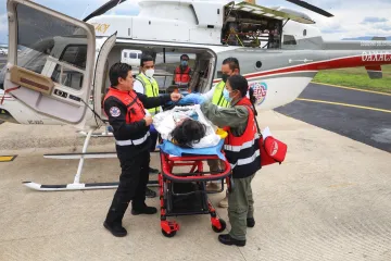 Trasladan a mujer embarazada al Hospital Regional de Alta Especialidad de Oaxaca