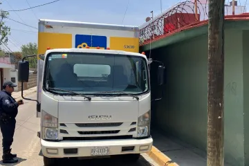 Localizan camión de Coppel  reportado como robado