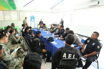 Llevan a 218 policías municipales de Juchitán a exámenes de control de confianza para certificación: FGO