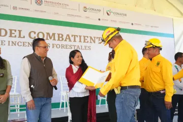 Reconocen en Xoxocotlán a combatientes de incendios forestales