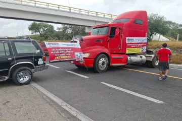 Bloqueo en Cuacnopalan-Oaxaca por transportistas