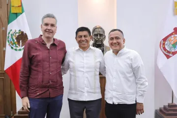 Senador Nino y León, se reúnen con gobernador de Oaxaca 