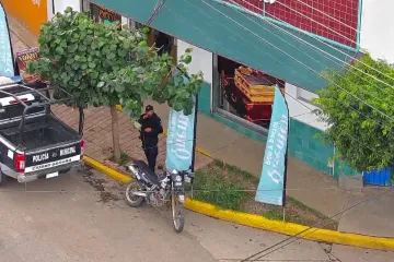 Detiene a probables responsables de robo a pastelería
