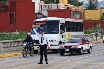 Llama Policía Vial Estatal a cumplir con la verificación vehicular durante la ampliación 